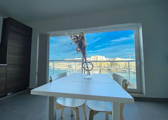 Azure Horizon 1 On Skala's Seafront - By Solea Homes Appartamento Marsaskala